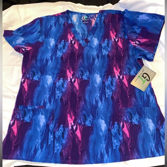 Women’s scrub uniform shirt, 2 pockets on front,tie dye design,lightweight,XL - Picture 2 of 12